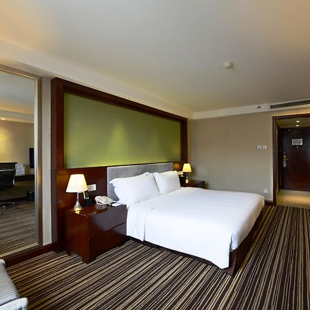 Leeden Hotel Чэнду Экстерьер фото