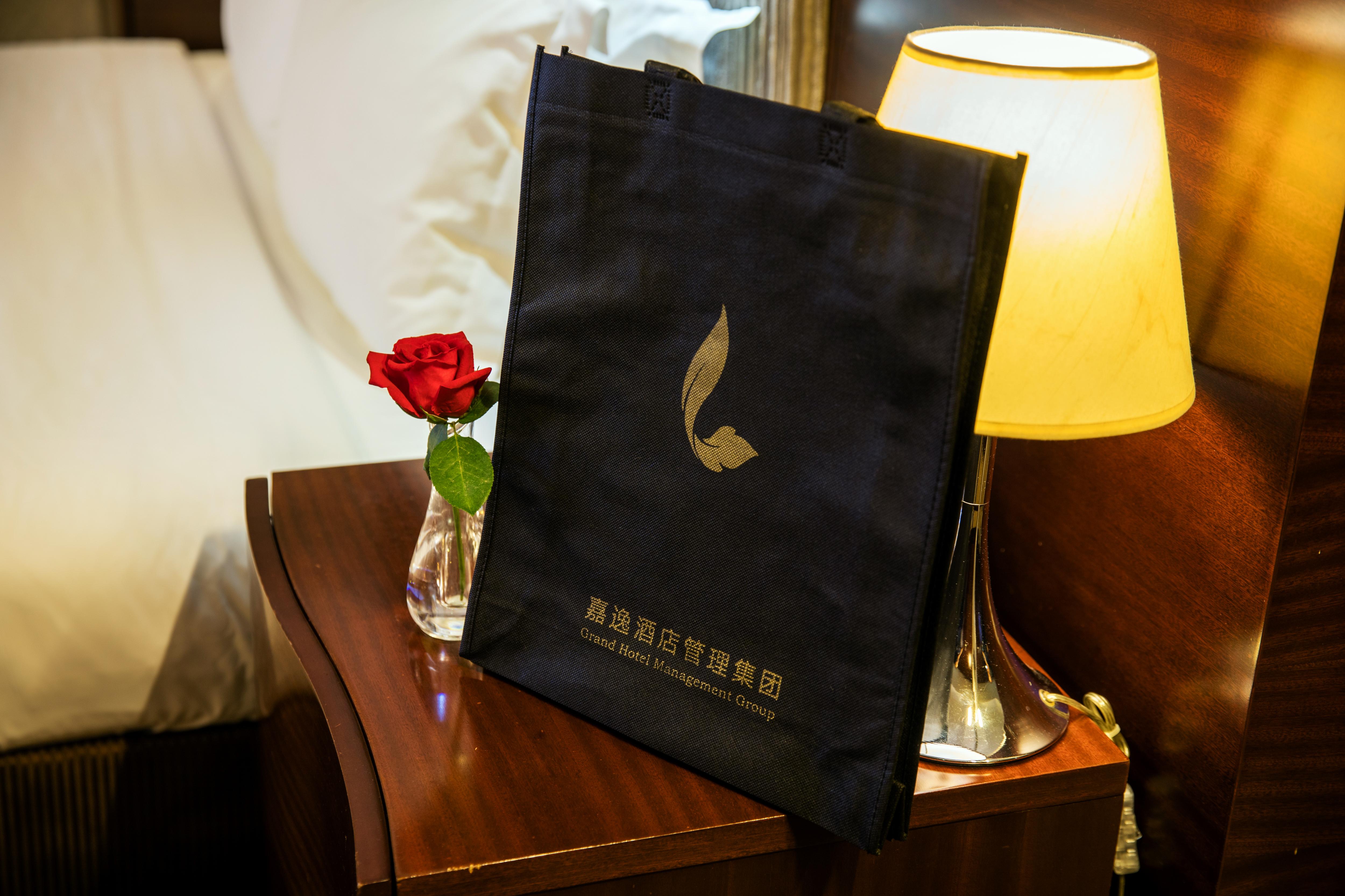 Leeden Hotel Чэнду Экстерьер фото