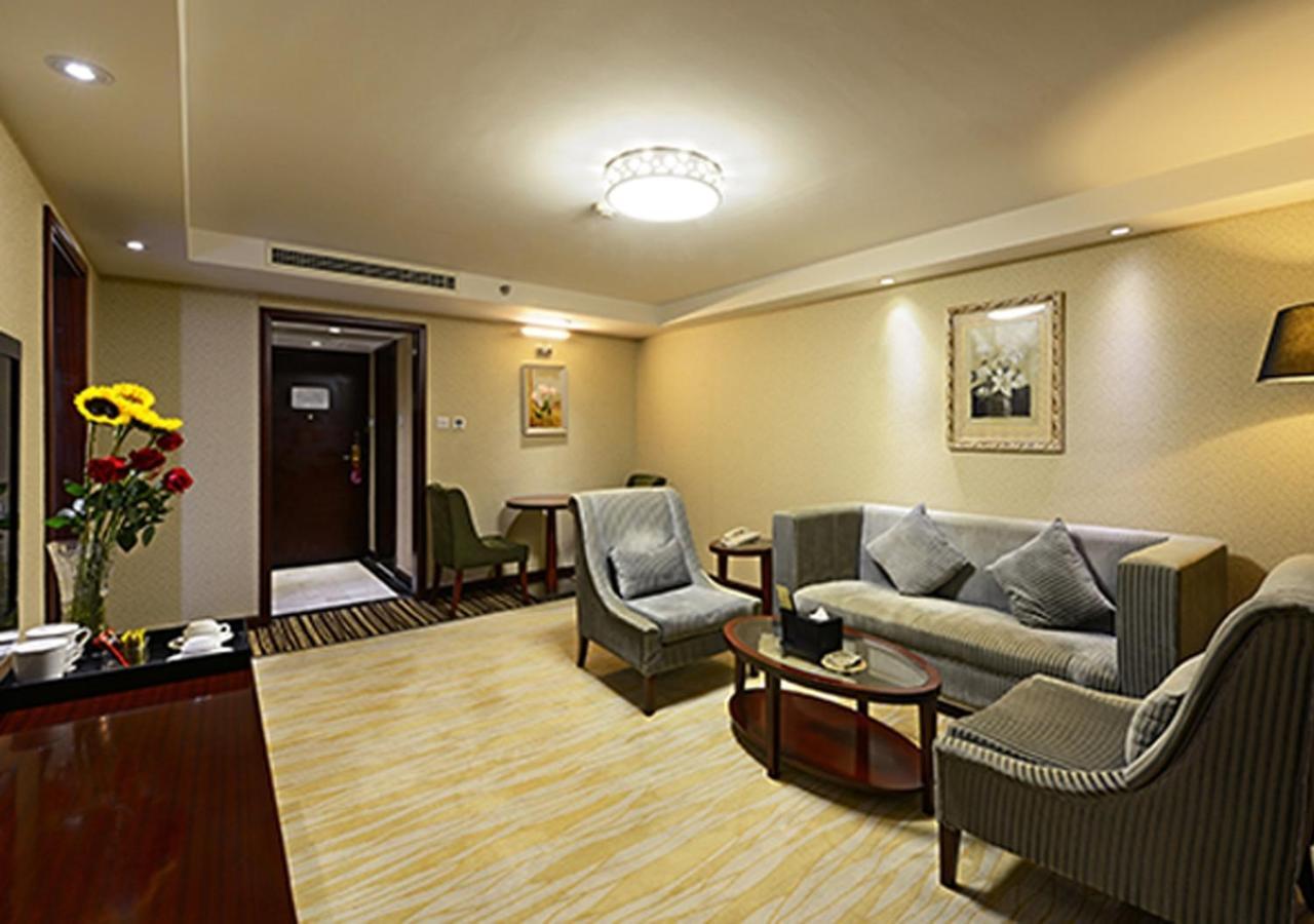 Leeden Hotel Чэнду Экстерьер фото