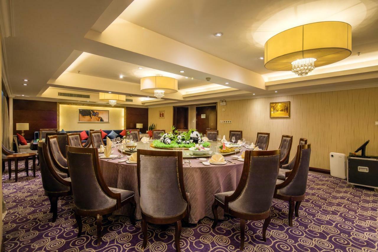 Leeden Hotel Чэнду Экстерьер фото